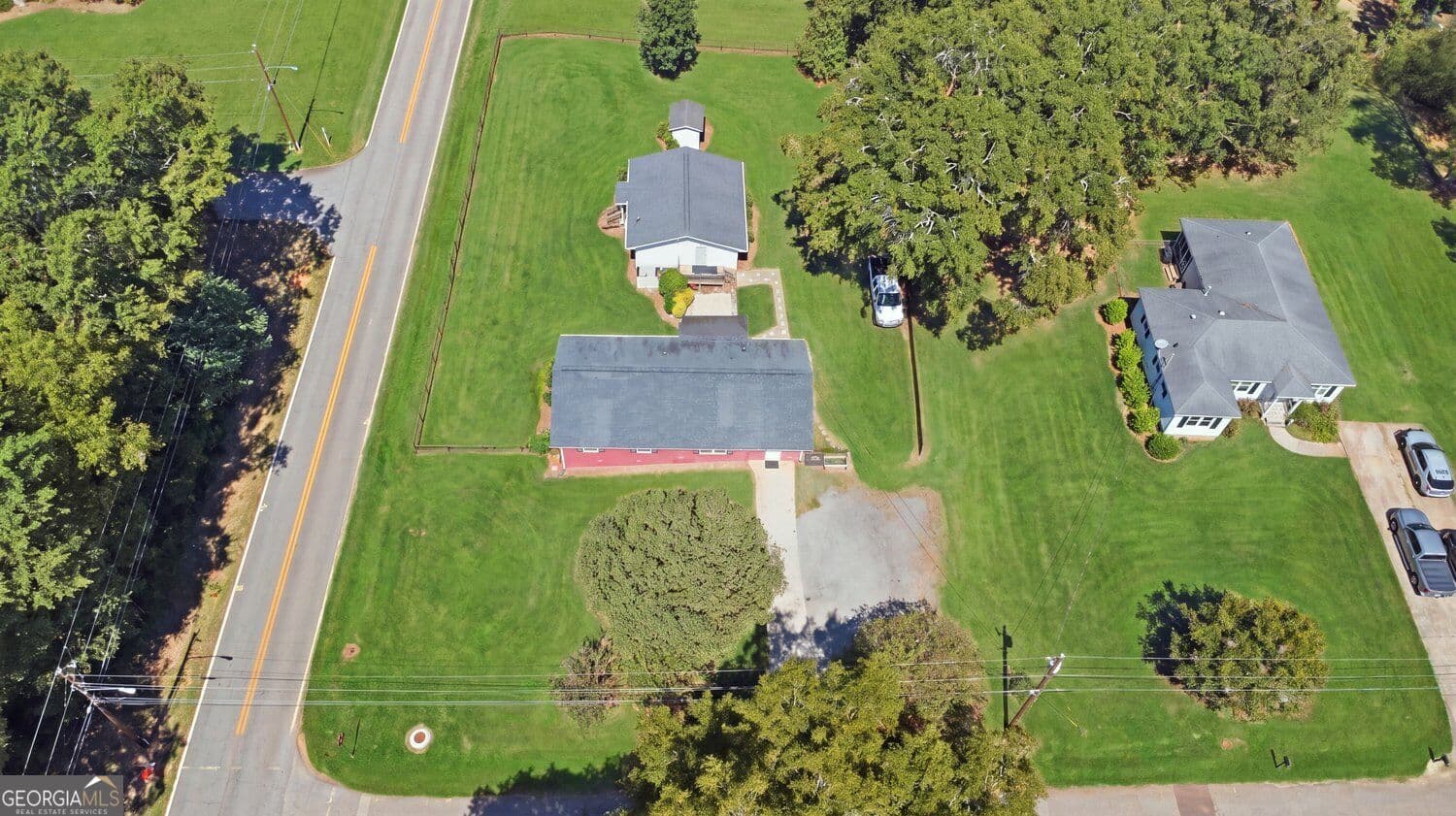 5 bedroom, 2 bathroom, 2,047 sq ft single family residence for sale at 116 Smith Street, Locust Grove, GA 30248 — photo 6
