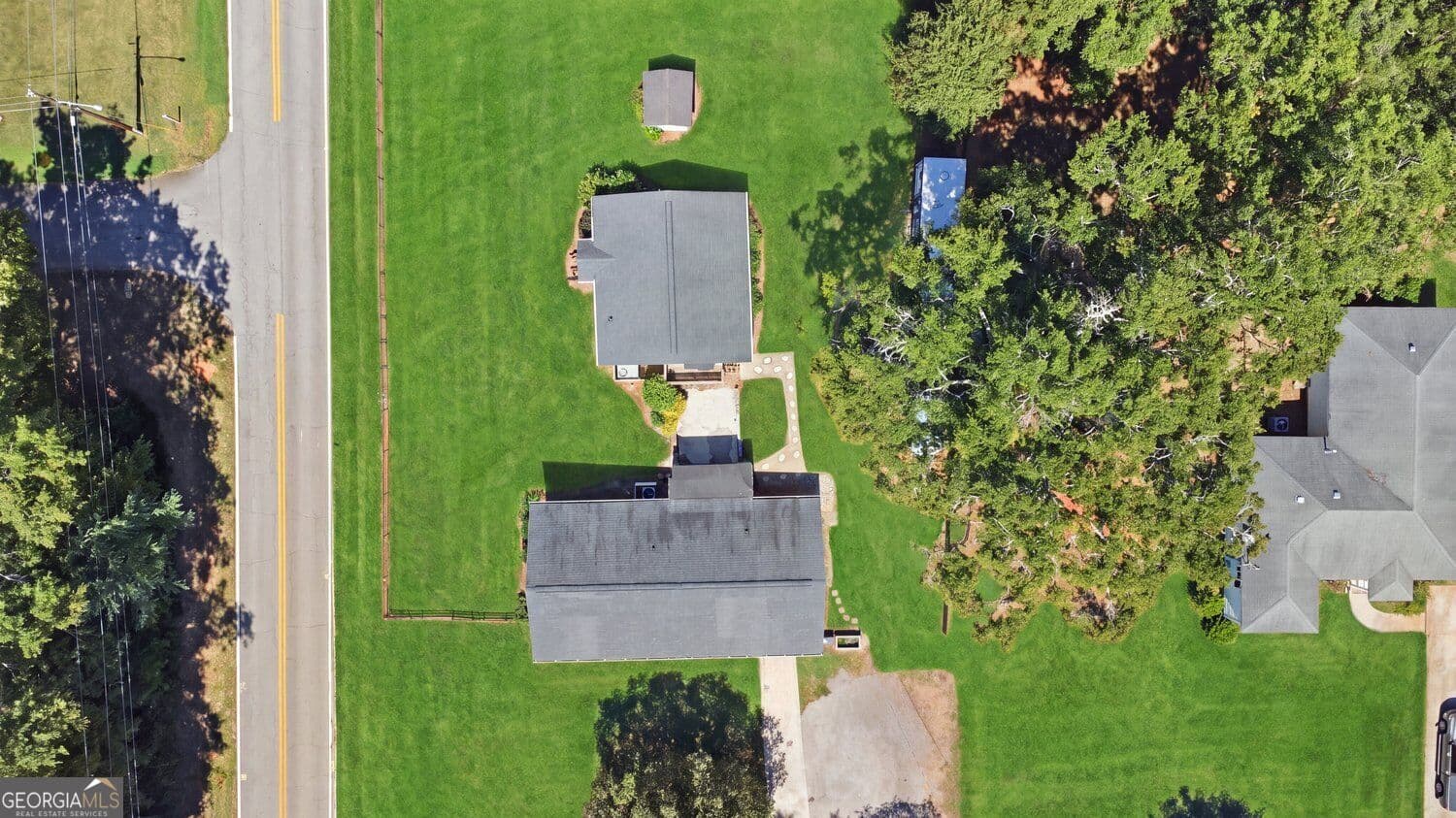 5 bedroom, 2 bathroom, 2,047 sq ft single family residence for sale at 116 Smith Street, Locust Grove, GA 30248 — photo 7