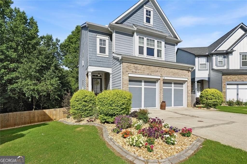 3 bedroom, 3 bathroom, 1,878 sq ft single family residence for sale at 6040 Ellington Cove, Cumming, GA 30040 — photo 2