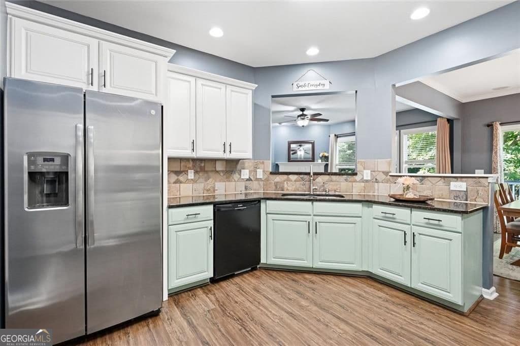 3 bedroom, 3 bathroom, 1,878 sq ft single family residence for sale at 6040 Ellington Cove, Cumming, GA 30040 — photo 5