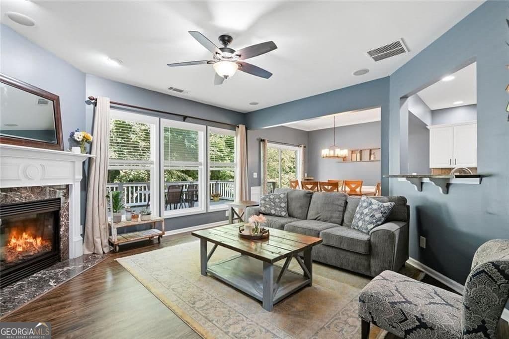 3 bedroom, 3 bathroom, 1,878 sq ft single family residence for sale at 6040 Ellington Cove, Cumming, GA 30040 — photo 9