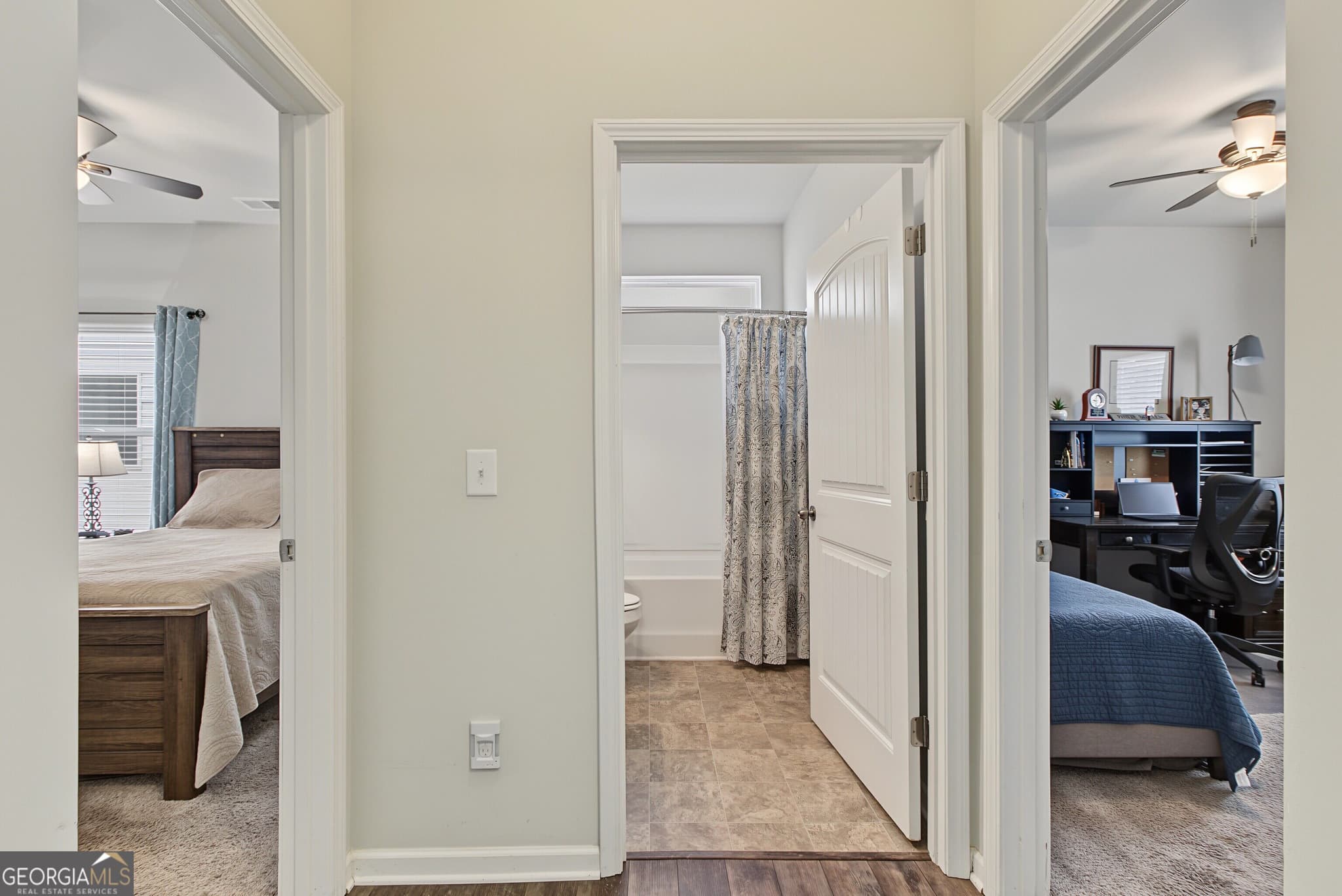 4 bedroom, 3 bathroom, 2,010 sq ft single family residence for sale at 137 Thomaston Street, Newnan, GA 30263 — photo 5