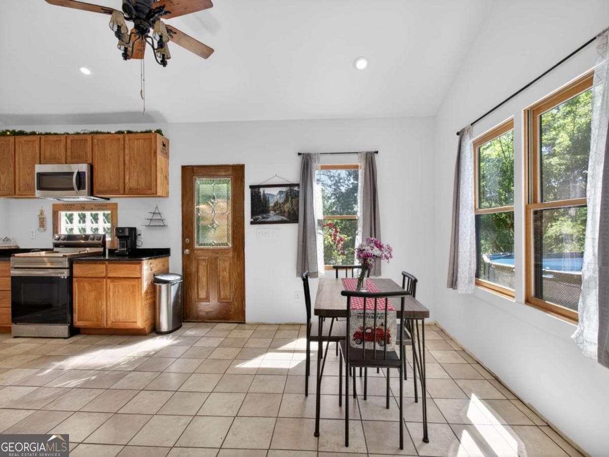 2 bedroom, 1 bathroom, 1,584 sq ft single family residence for sale at 924 Fred Ash Road, Dahlonega, GA 30533 — photo 6