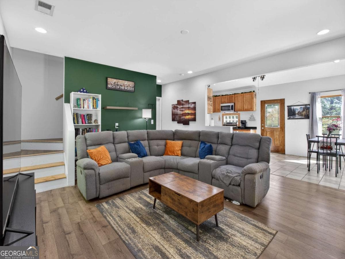 2 bedroom, 1 bathroom, 1,584 sq ft single family residence for sale at 924 Fred Ash Road, Dahlonega, GA 30533 — photo 3