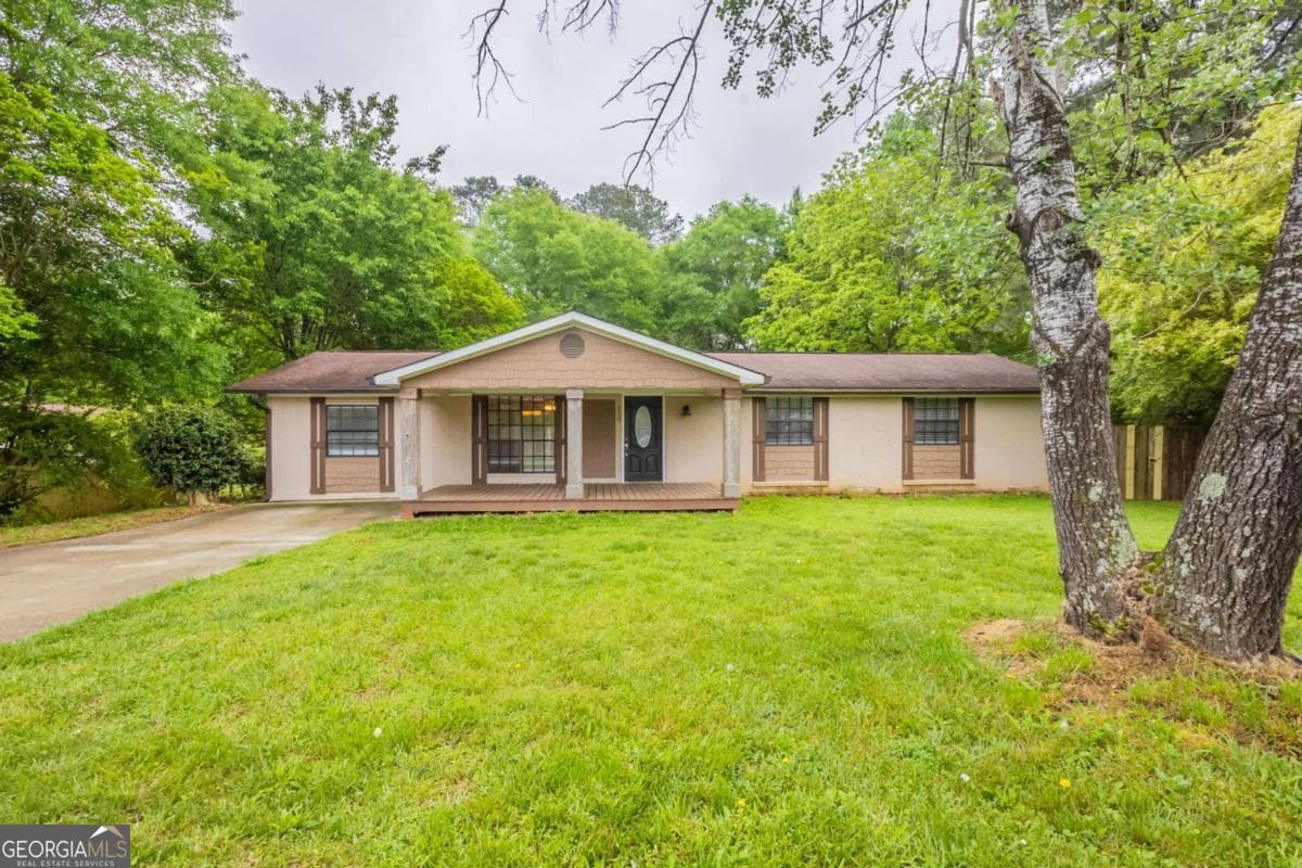 3 bedroom, 2 bathroom, 1,403 sq ft single family residence sold at 110 Valley View Court, Tyrone, GA 30290