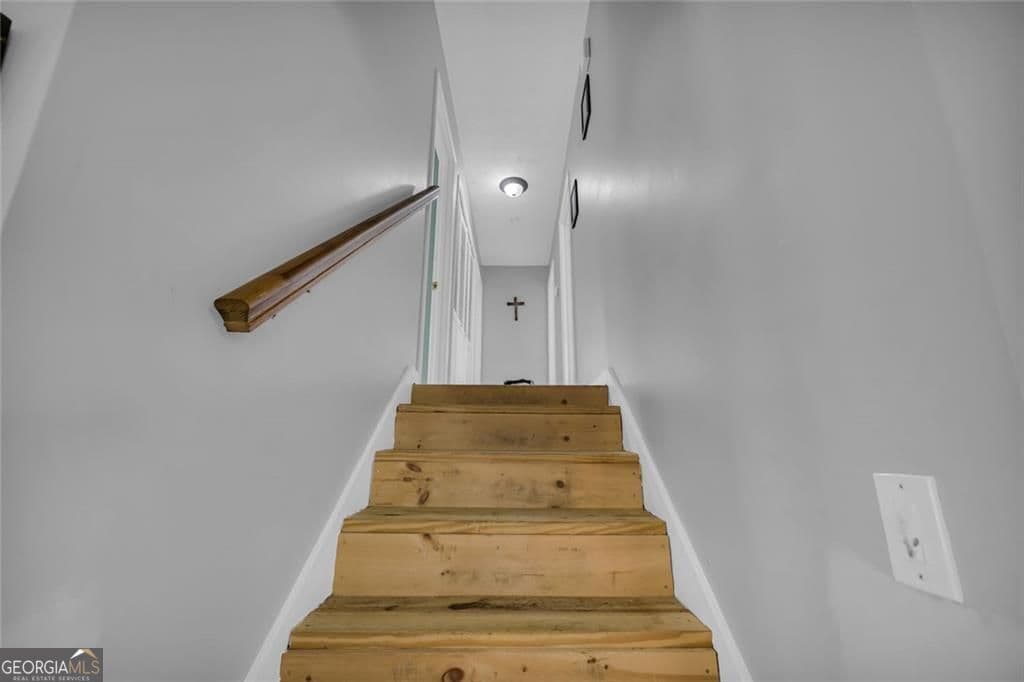3 bedroom, 2 bathroom, 2,416 sq ft single family residence for sale at 144 Zion Wood Road, Loganville, GA 30052 — photo 10