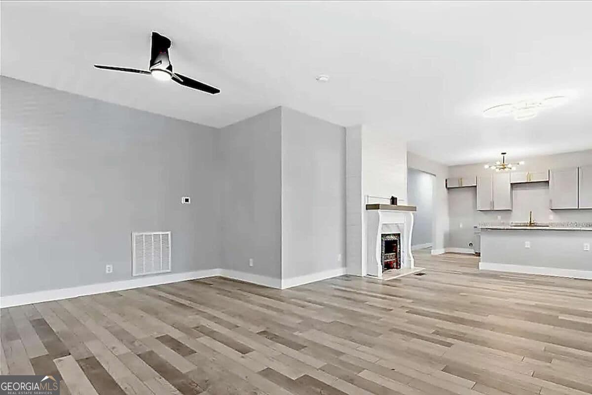 6 bedroom, 4 bathroom single family residence for sale at 1105 E 38Th Street 1105, 1107, Savannah, GA 31404 — photo 2
