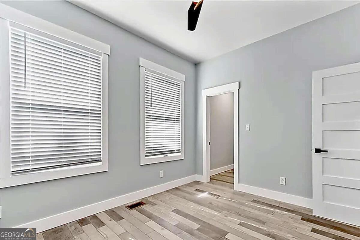 6 bedroom, 4 bathroom single family residence for sale at 1105 E 38Th Street 1105, 1107, Savannah, GA 31404 — photo 6