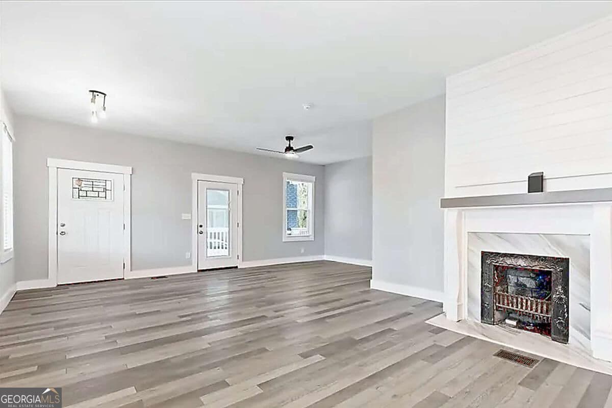 6 bedroom, 4 bathroom single family residence for sale at 1105 E 38Th Street 1105, 1107, Savannah, GA 31404 — photo 7