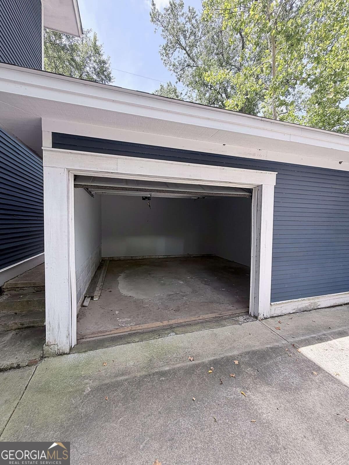 6 bedroom, 4 bathroom single family residence for sale at 1105 E 38Th Street 1105, 1107, Savannah, GA 31404 — photo 10