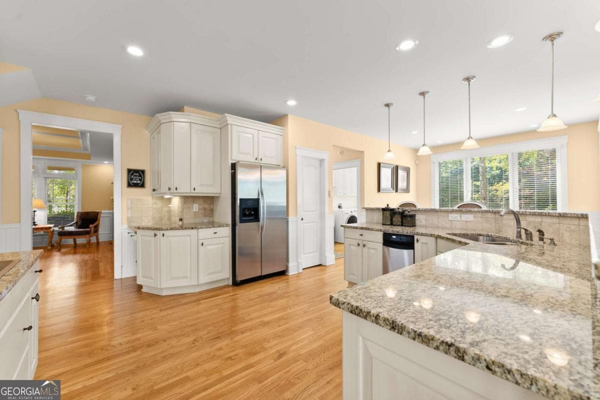 5 bedroom, 5.5 bathroom, 5,545 sq ft single family residence for sale at 526 Orchard Drive, Clarkesville, GA 30523 — photo 10