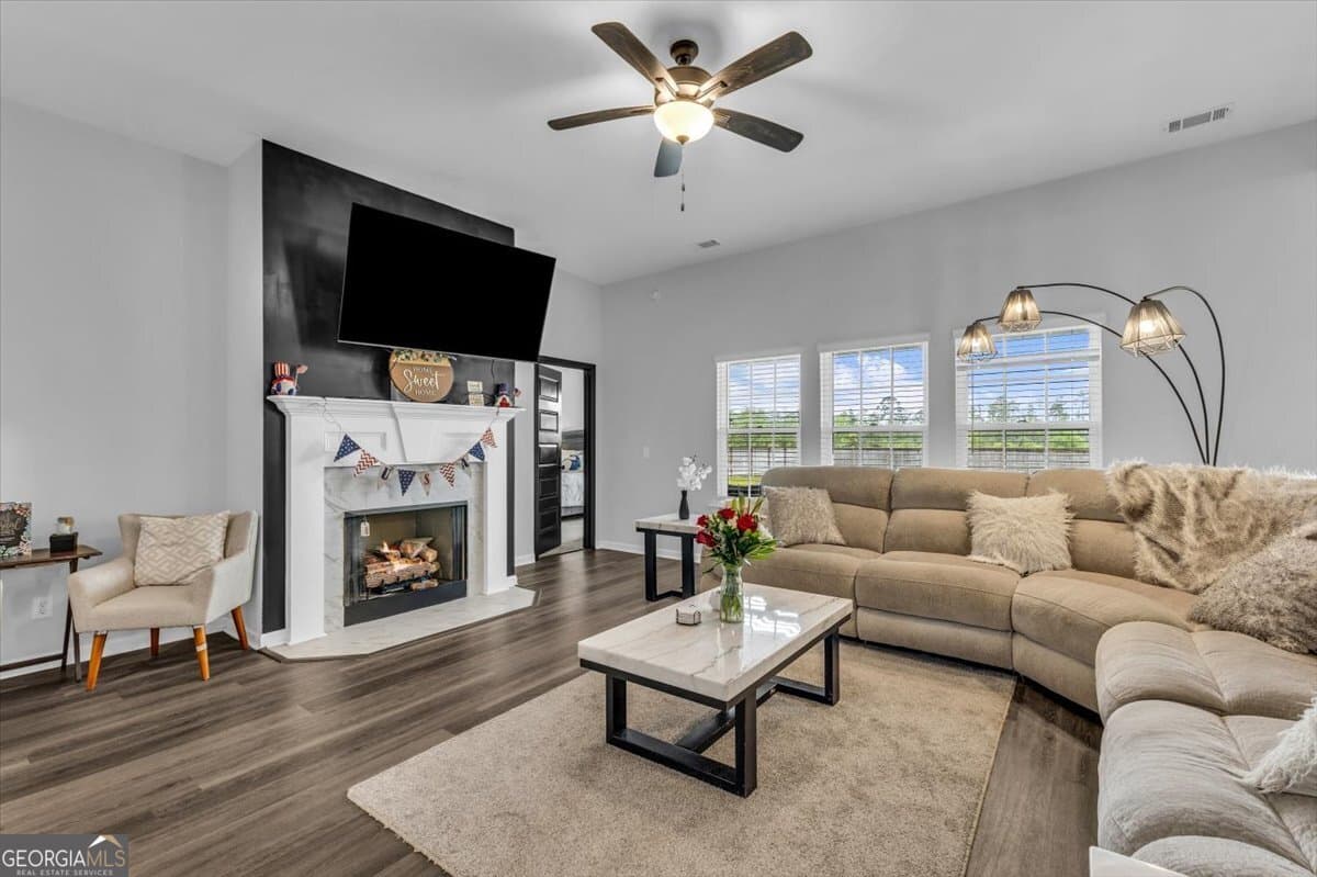 4 bedroom, 2 bathroom, 1,926 sq ft single family residence under contract at 1489 Arnold Drive, Allenhurst, GA 31301 — photo 7