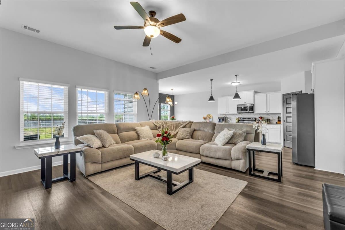 4 bedroom, 2 bathroom, 1,926 sq ft single family residence under contract at 1489 Arnold Drive, Allenhurst, GA 31301 — photo 5