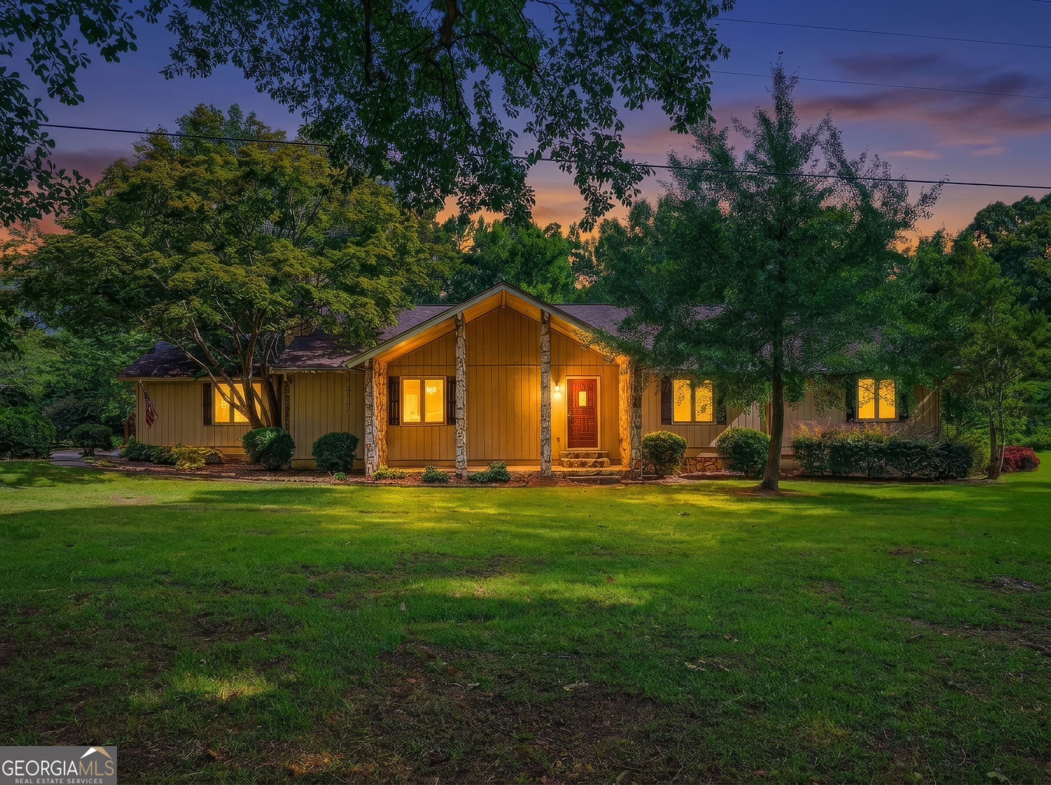 3 bedroom, 2 bathroom, 2,366 sq ft single family residence for sale at 6998 Columbus Road, Lizella, GA 31052 — photo 1 of 76