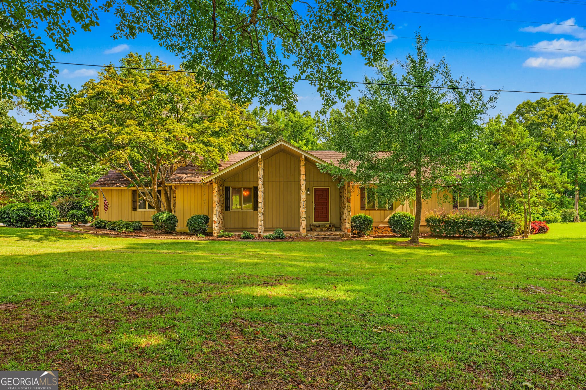3 bedroom, 2 bathroom, 2,366 sq ft single family residence for sale at 6998 Columbus Road, Lizella, GA 31052 — photo 10