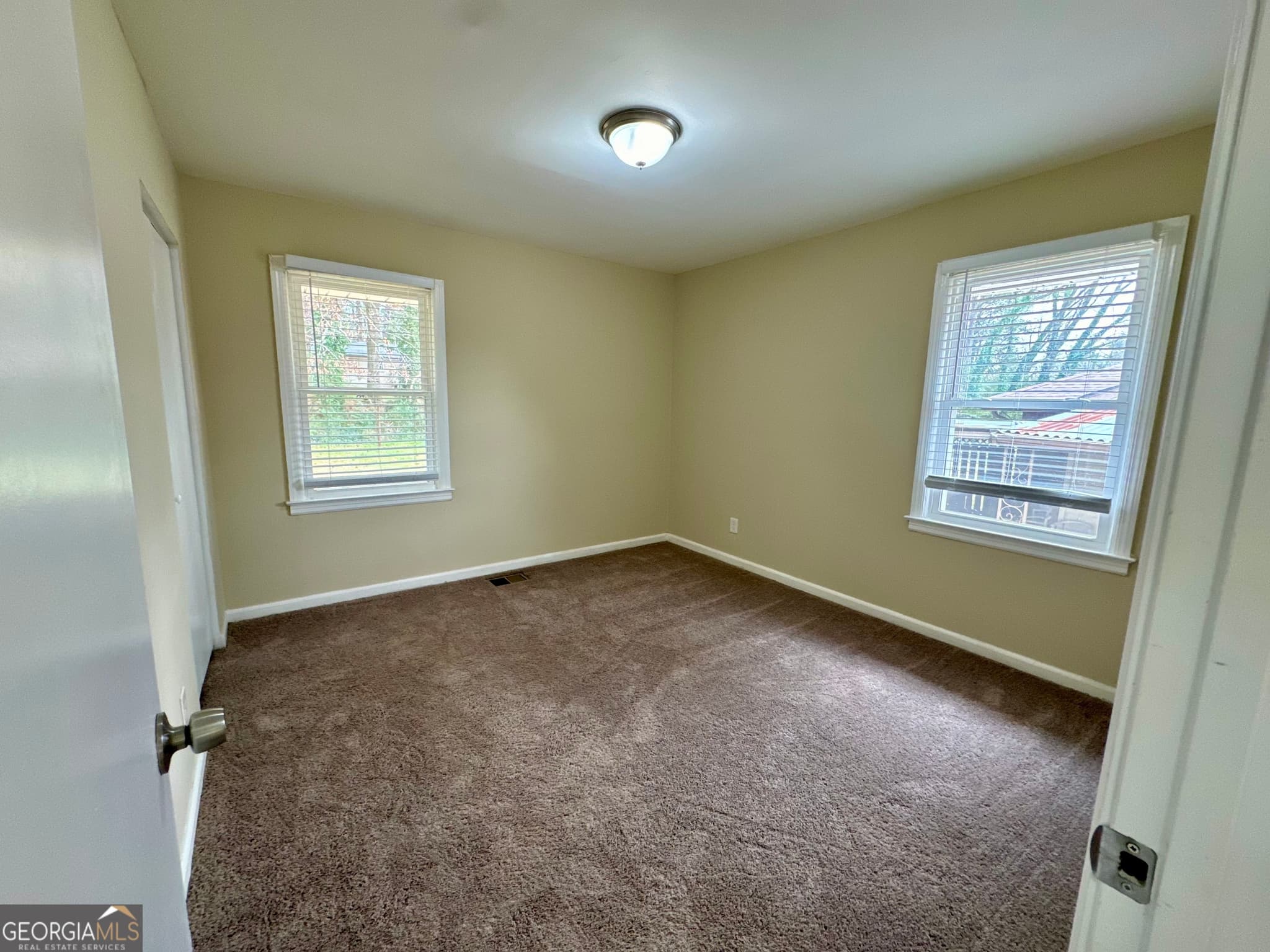 4 bedroom, 1 bathroom, 1,304 sq ft single family residence for sale at 1908 S Columbia Place, Decatur, GA 30032 — photo 8