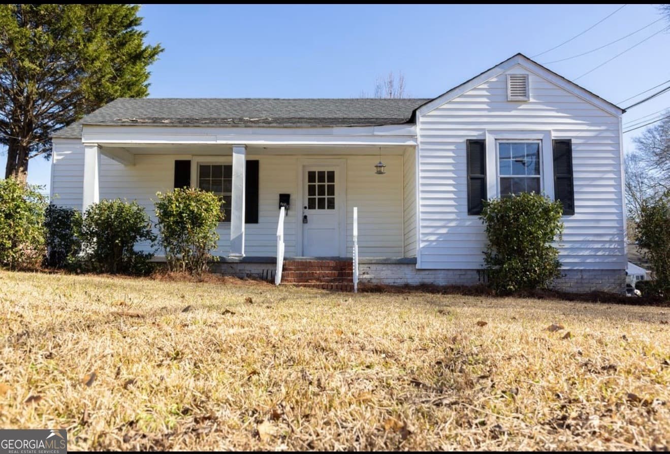 2 bedroom, 1 bathroom, 1,293 sq ft single family residence for sale at 700 W Main Street, Thomaston, GA 30286