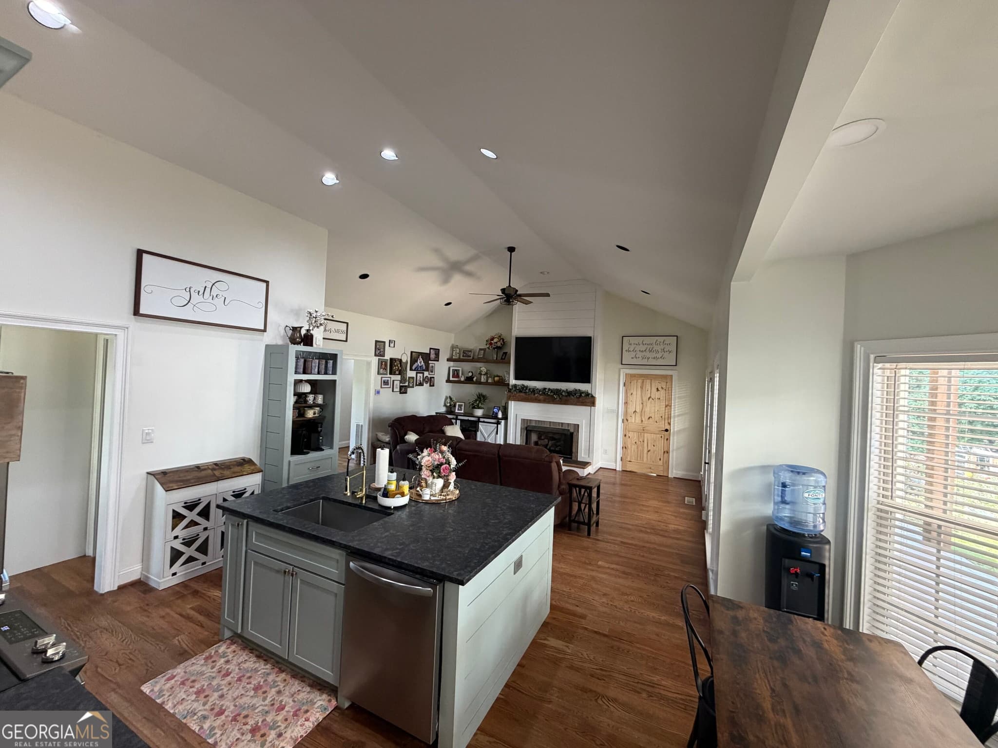 3 bedroom, 2 bathroom, 1,859 sq ft single family residence for sale at 107 Pine Ridge Court, Summerville, GA 30747 — photo 7