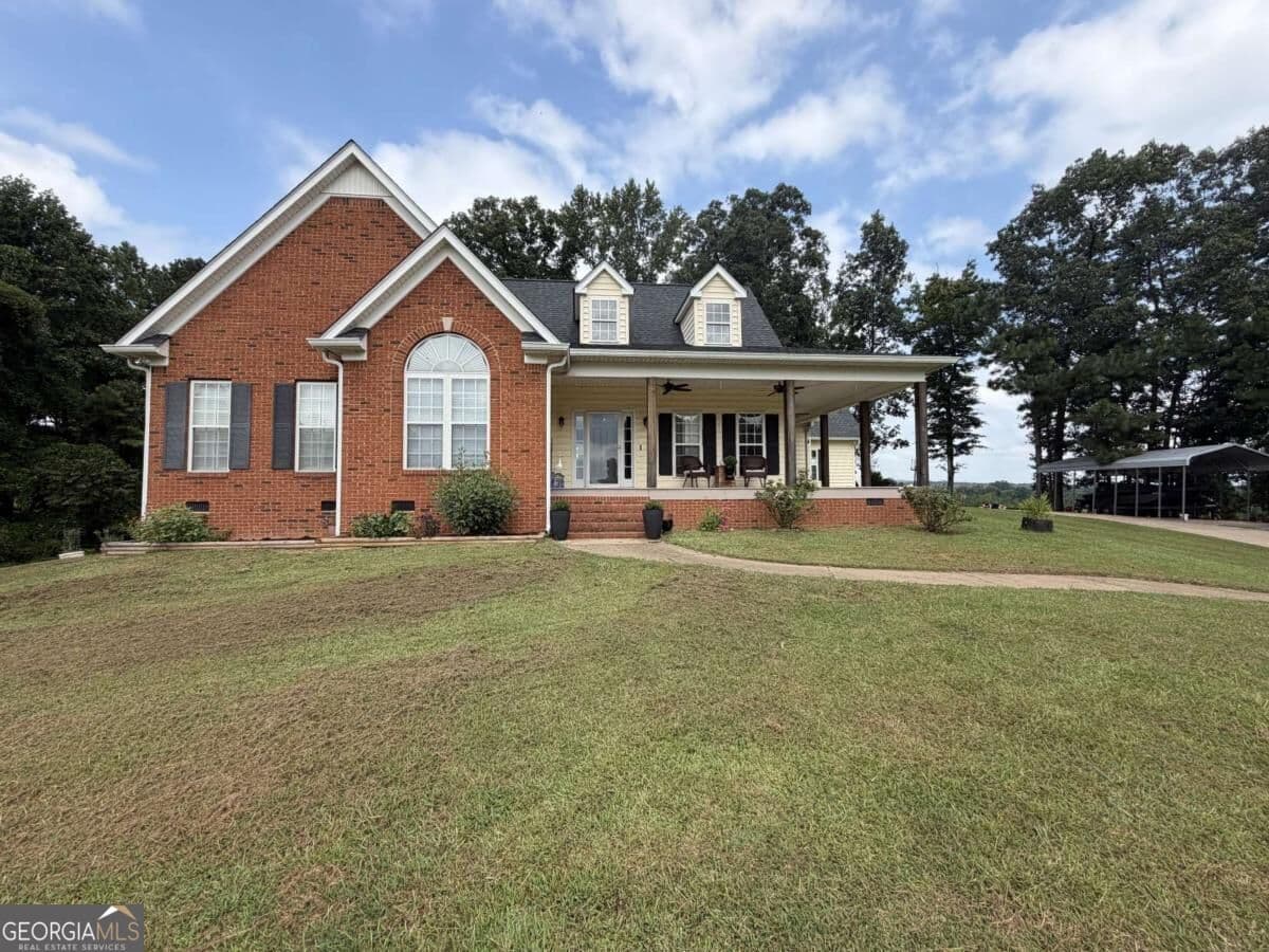 3 bedroom, 2 bathroom, 1,859 sq ft single family residence for sale at 107 Pine Ridge Court, Summerville, GA 30747 — photo 1 of 30