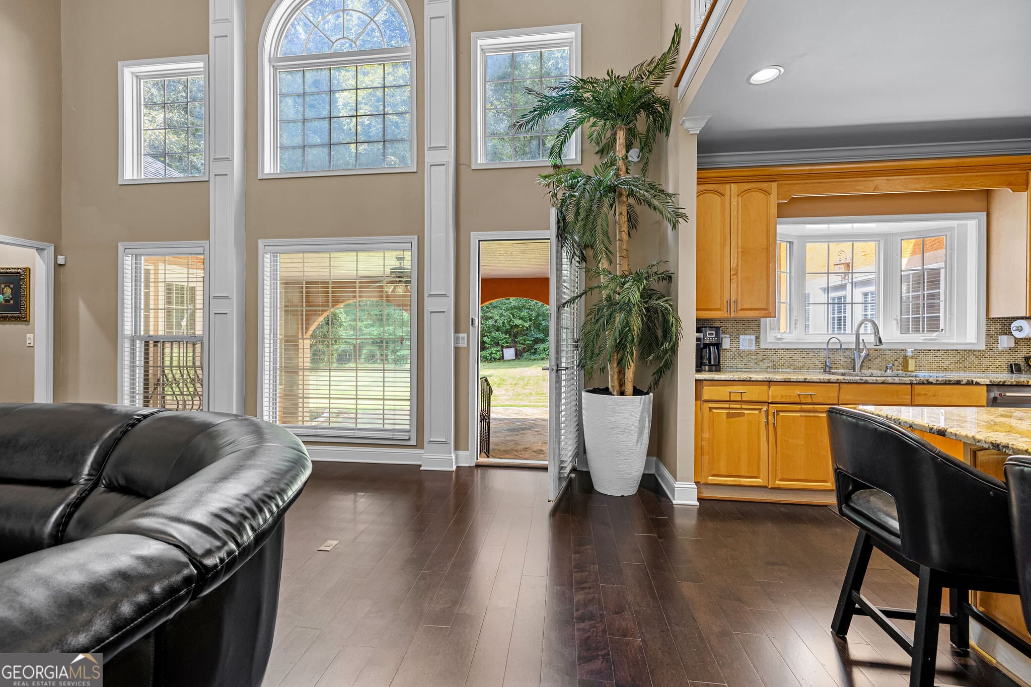 5 bedroom, 3.5 bathroom, 4,080 sq ft single family residence for sale at 100 Alexandria Court, Fayetteville, GA 30214 — photo 9