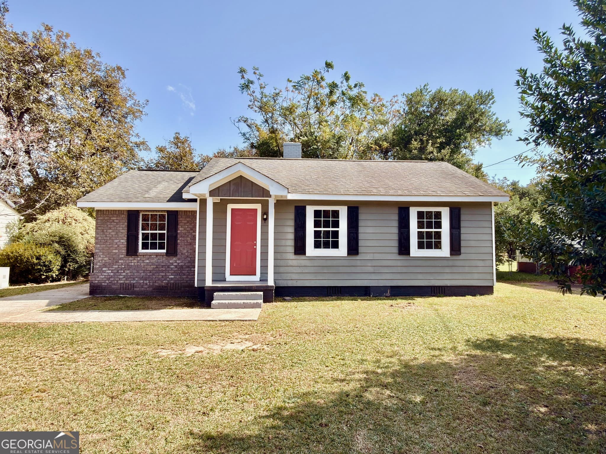 3 bedroom, 1 bathroom, 972 sq ft single family residence for sale at 720 McArthur Boulevard, Warner Robins, GA 31093