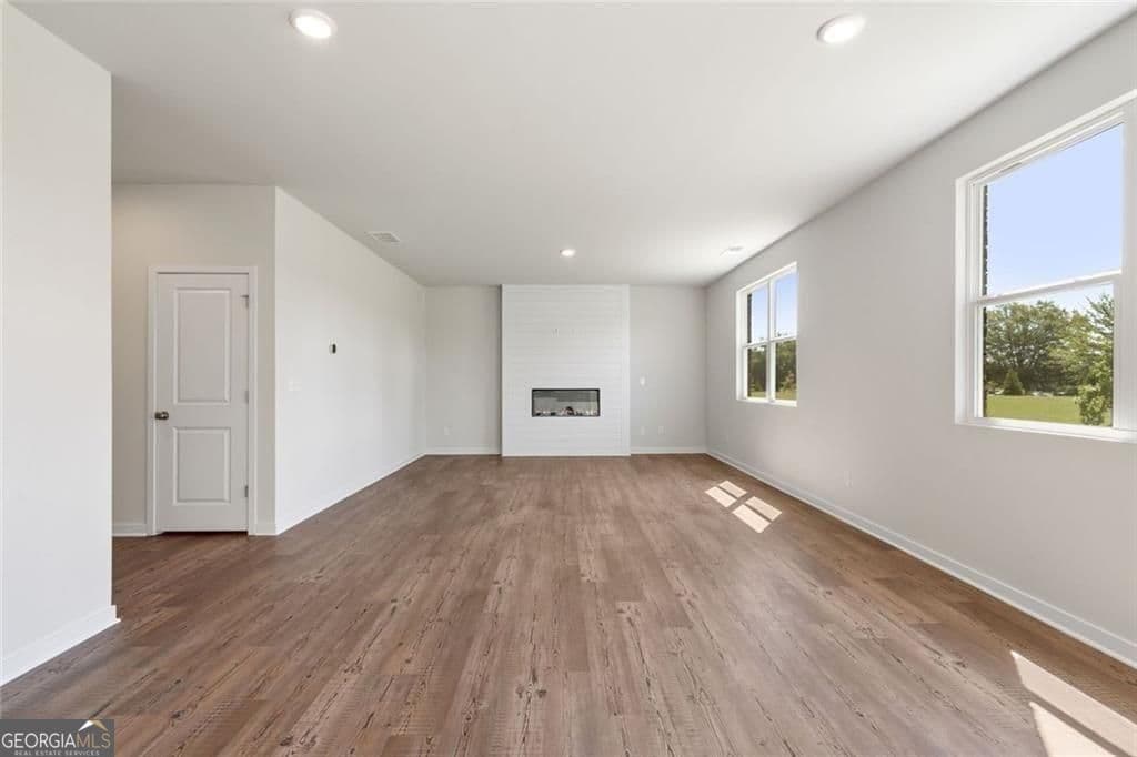 5 bedroom, 3 bathroom, 2,570 sq ft single family residence for rent at 308 Earnshaw Avenue, Mcdonough, GA 30253 for $3,000 a month — photo 5