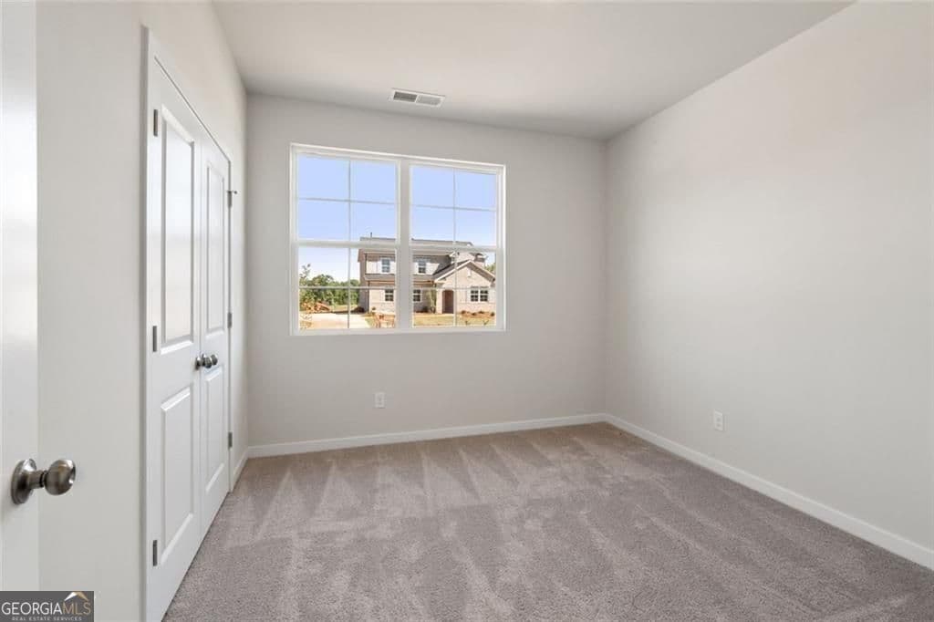 5 bedroom, 3 bathroom, 2,570 sq ft single family residence for rent at 308 Earnshaw Avenue, Mcdonough, GA 30253 for $3,000 a month — photo 9