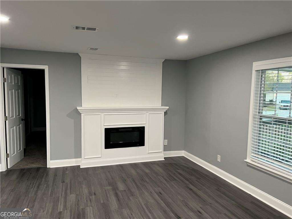 3 bedroom, 2 bathroom, 1,450 sq ft single family residence for sale at 318 Willowwind Drive, Loganville, GA 30052 — photo 4