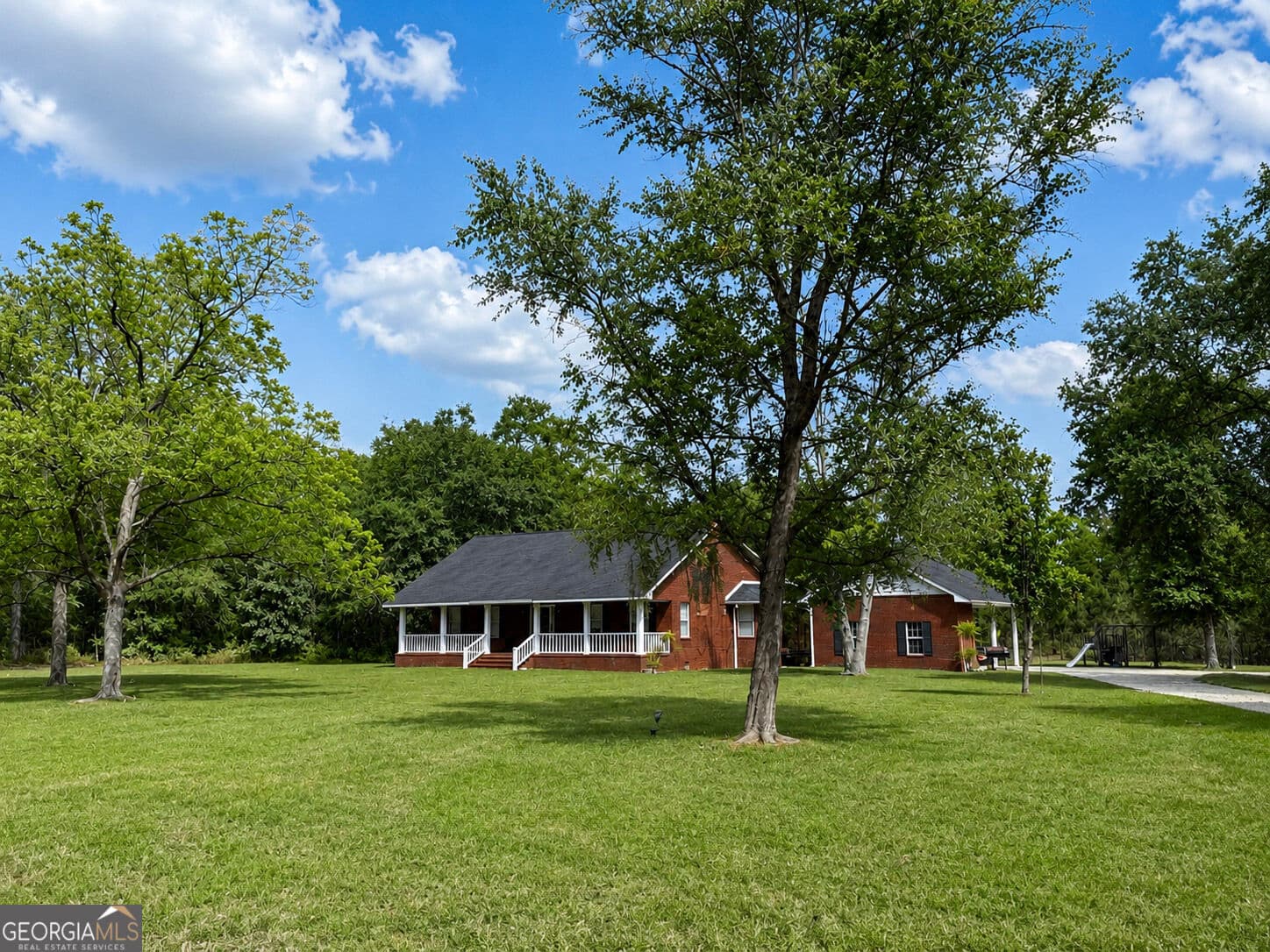 3 bedroom, 2.5 bathroom, 2,097 sq ft single family residence under contract at 752 Old Hortense Road, Hortense, GA 31543