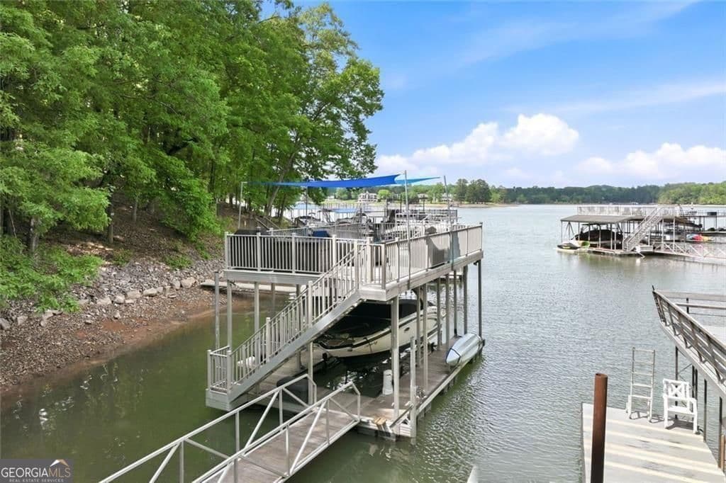 2 bedroom, 2 bathroom, 1,290 sq ft single family residence for sale at 528 Oak Grove Road, Dawsonville, GA 30534 — photo 1 of 44