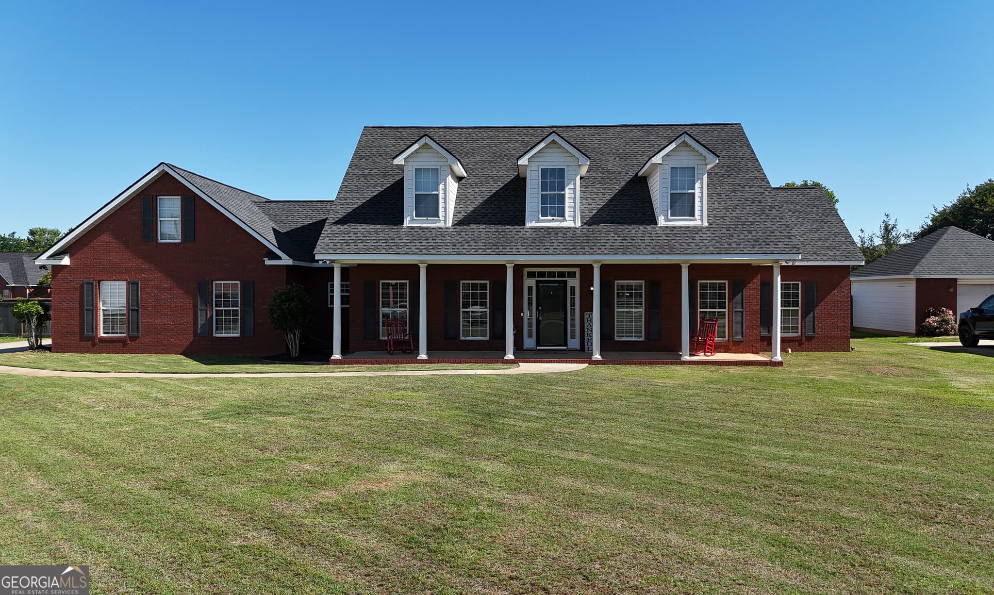 4 bedroom, 3 bathroom, 2,522 sq ft single family residence for sale at 110 Westward Point, Kathleen, GA 31047