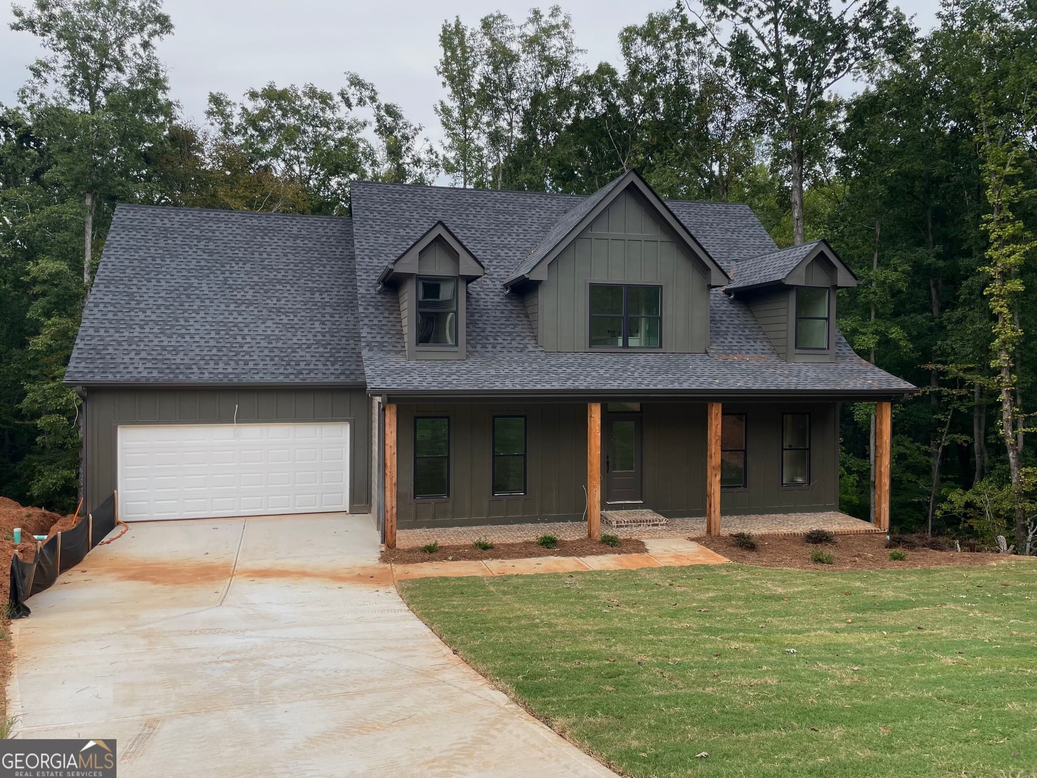 4 bedroom, 4.5 bathroom, 2,400 sq ft single family residence for sale at 450 Ansley Drive, Athens, GA 30605 — photo 1 of 42