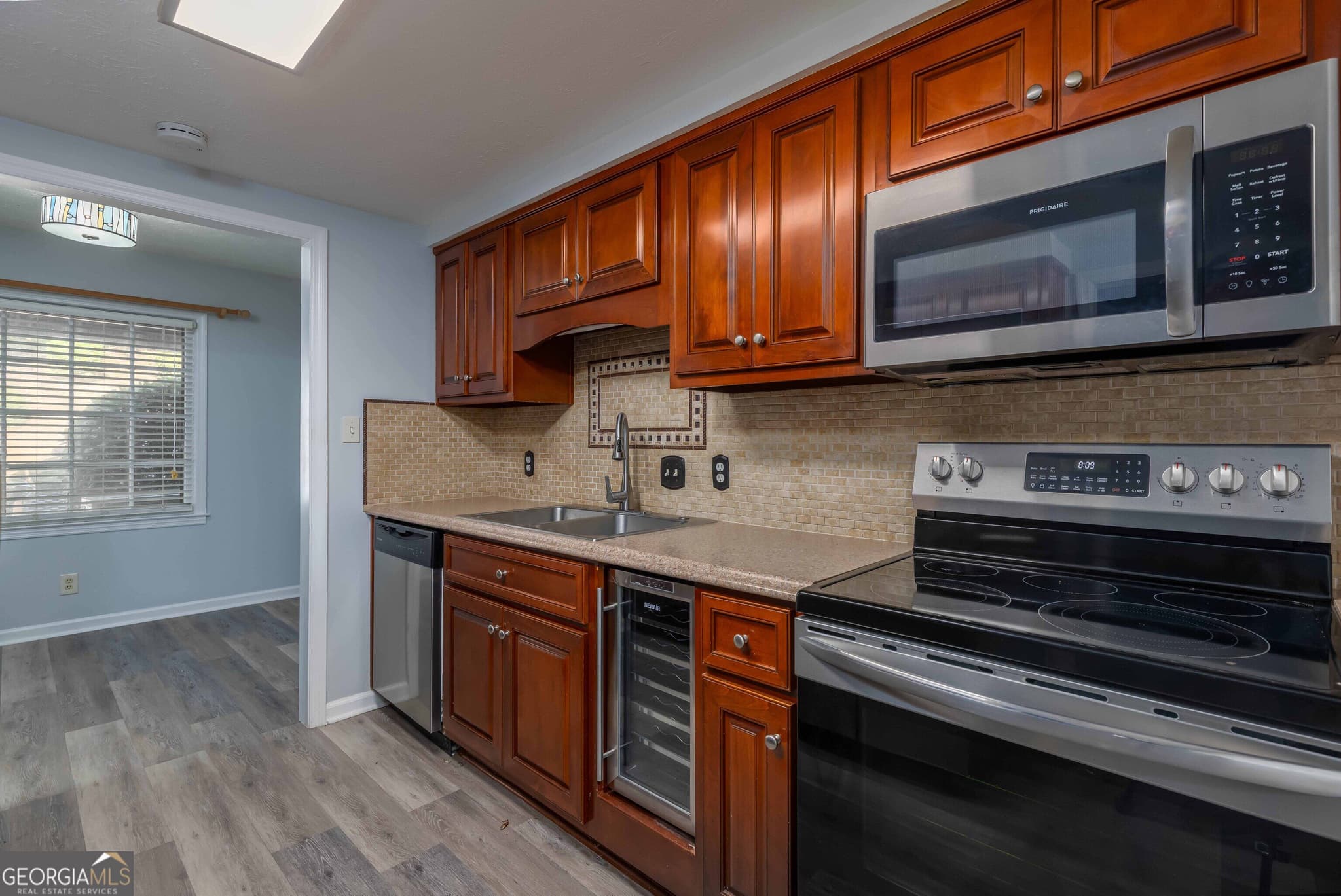 3 bedroom, 2.5 bathroom, 1,920 sq ft condominium under contract at 6101 River Road, Columbus, GA 31904 — photo 4