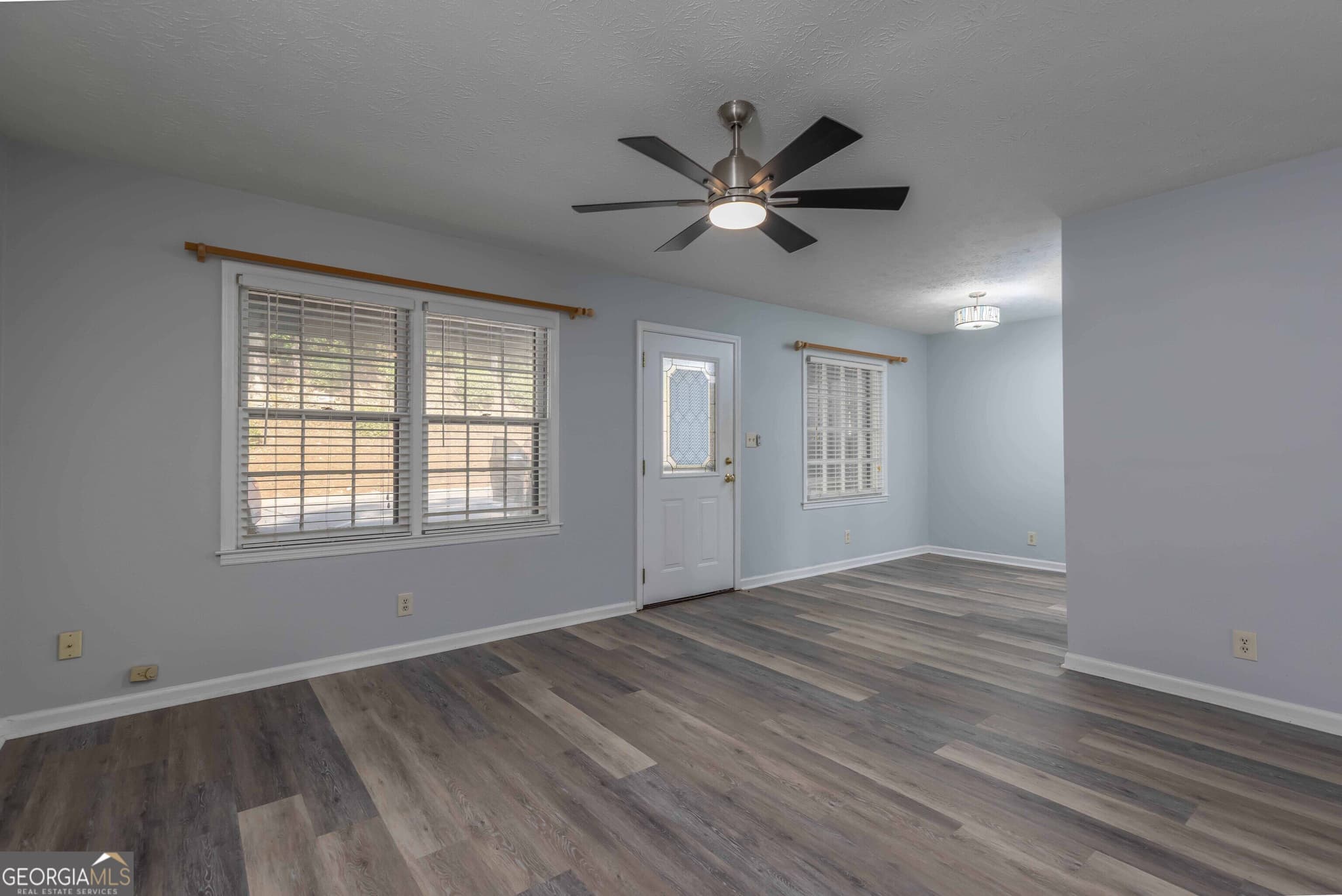 3 bedroom, 2.5 bathroom, 1,920 sq ft condominium under contract at 6101 River Road, Columbus, GA 31904 — photo 8