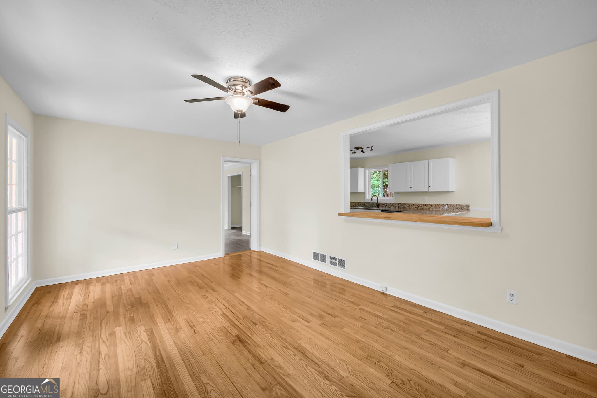 4 bedroom, 2.5 bathroom, 1,651 sq ft single family residence for sale at 210 Edgewood Drive, Athens, GA 30606 — photo 6