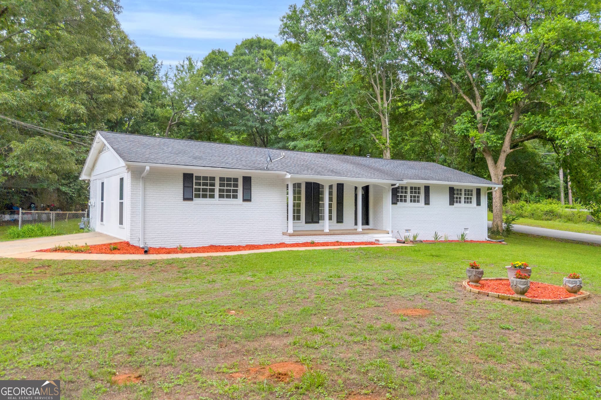4 bedroom, 2.5 bathroom, 1,651 sq ft single family residence for sale at 210 Edgewood Drive, Athens, GA 30606 — photo 3