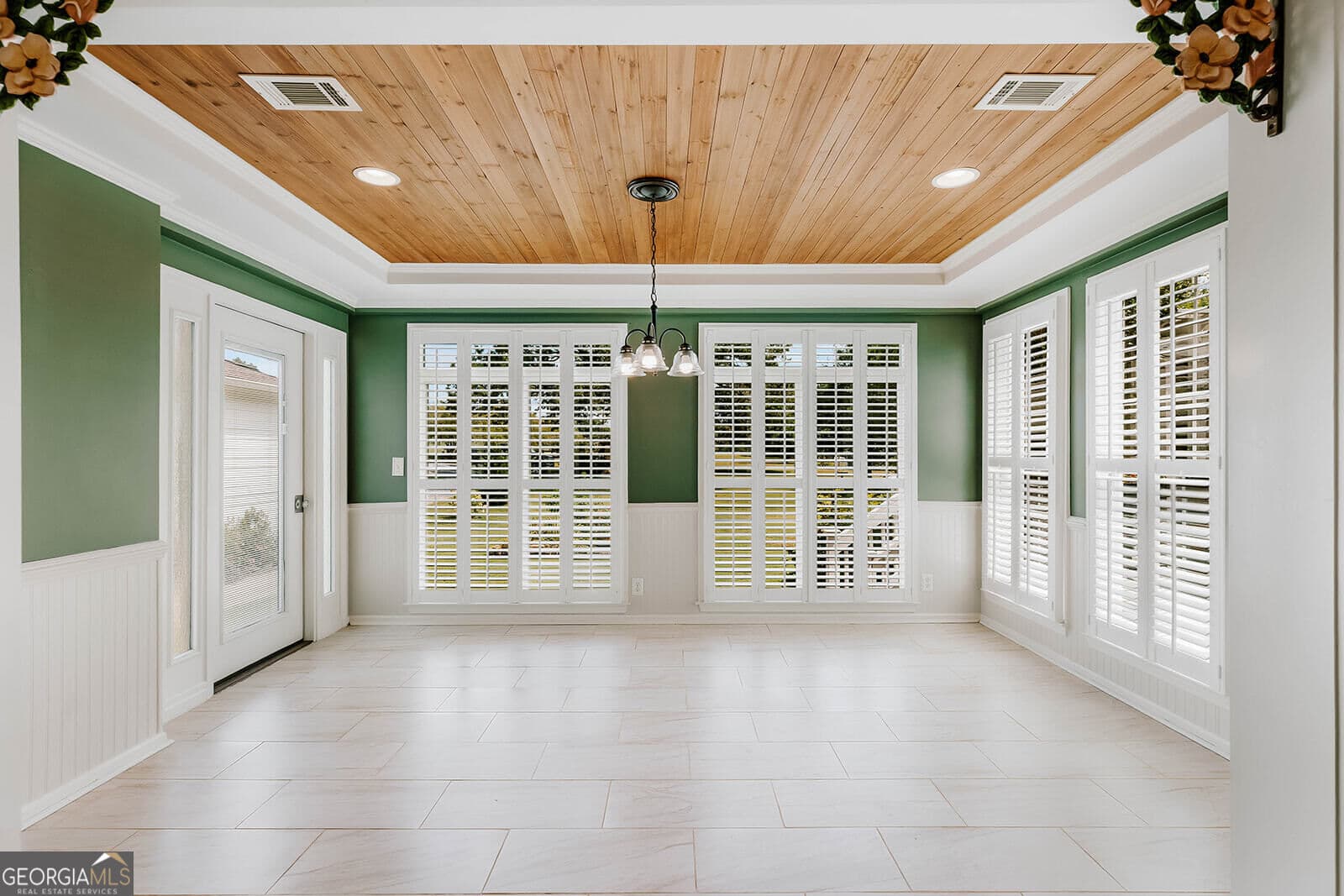 3 bedroom, 2 bathroom, 2,322 sq ft single family residence for sale at 1740 Old Buckhead Road, Madison, GA 30650 — photo 6