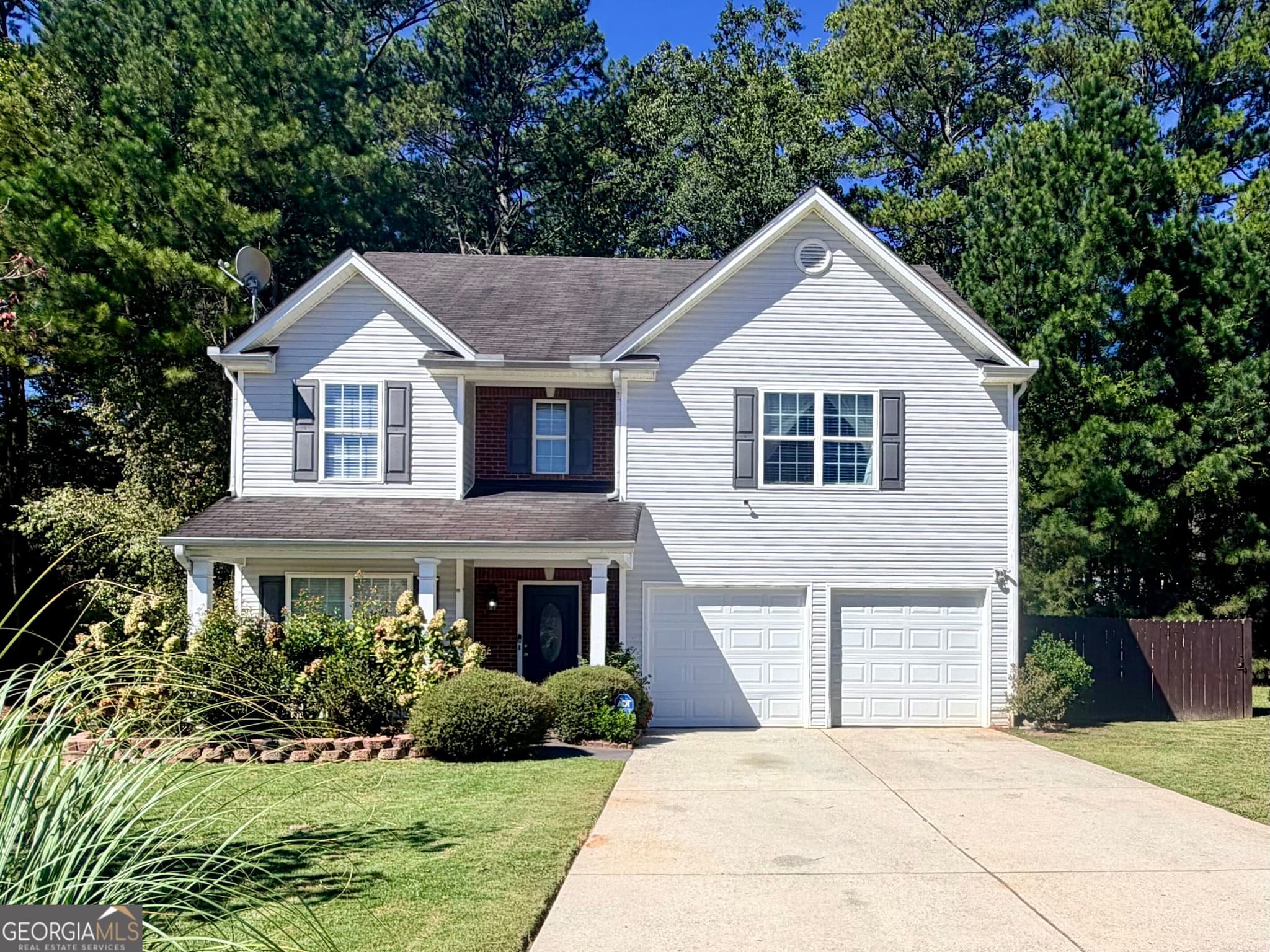 6 bedroom, 3.5 bathroom, 2,901 sq ft single family residence for sale at 7187 Walton Hill, Fairburn, GA 30213 — photo 3