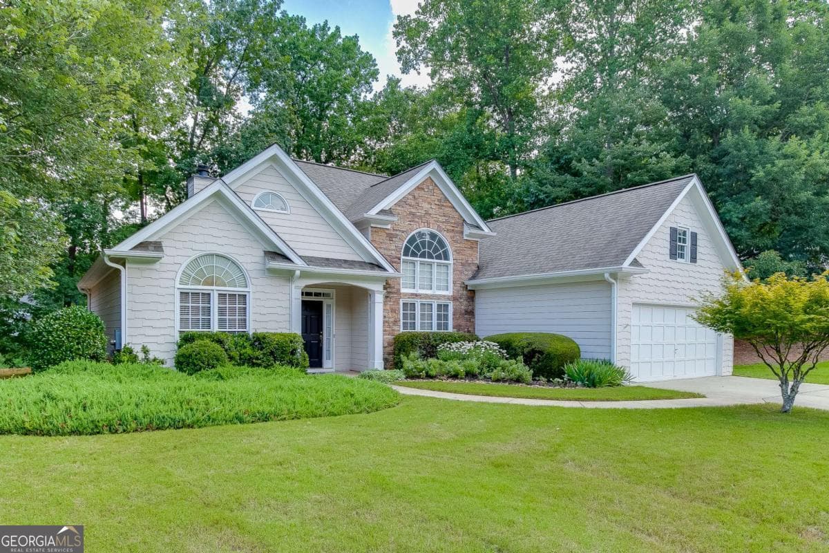 3 bedroom, 2 bathroom, 1,872 sq ft single family residence for rent at 6440 Deep Woods Court, Flowery Branch, GA 30542 for $2,500 a month — photo 1 of 1