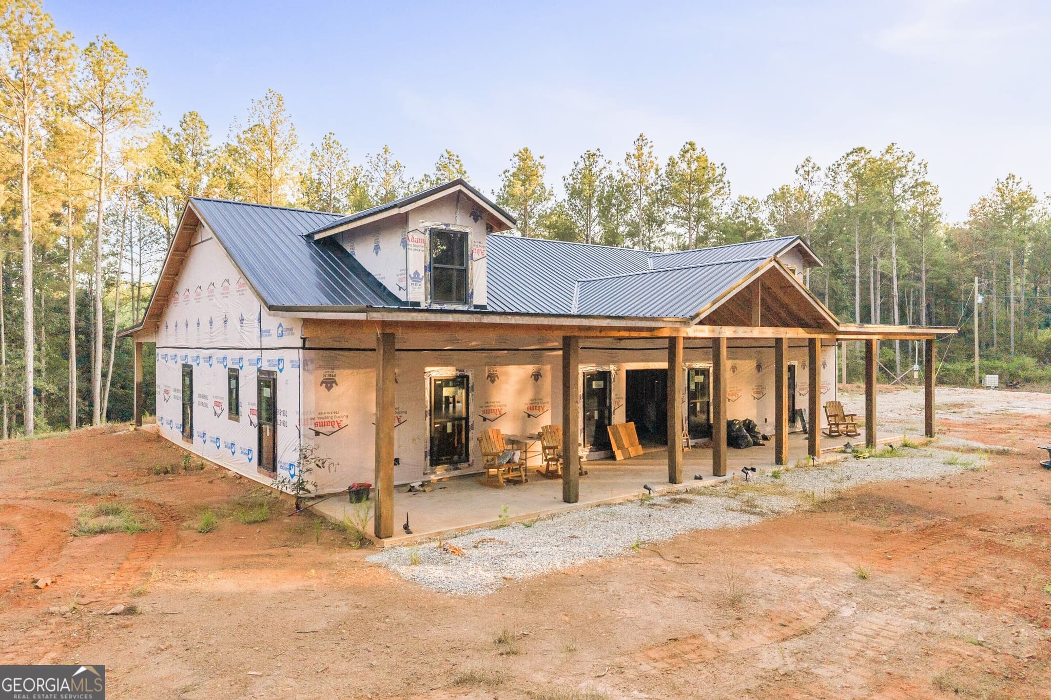 3 bedroom, 2 bathroom, 2,400 sq ft single family residence under contract at 593 Elias P Jenkins Road, Hartwell, GA 30643