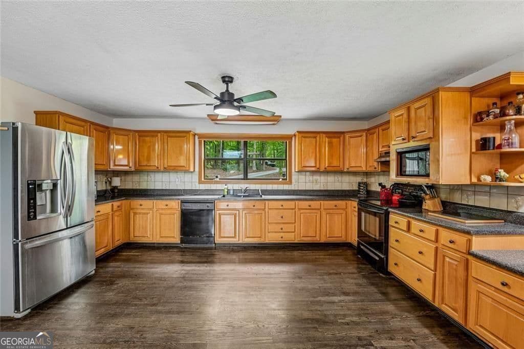 5 bedroom, 3 bathroom, 4,762 sq ft single family residence for sale at 8137 Jenkins Road, Winston, GA 30187 — photo 3