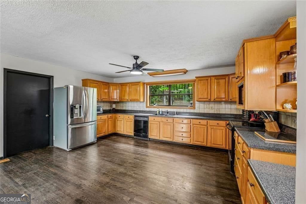 5 bedroom, 3 bathroom, 4,762 sq ft single family residence for sale at 8137 Jenkins Road, Winston, GA 30187 — photo 10