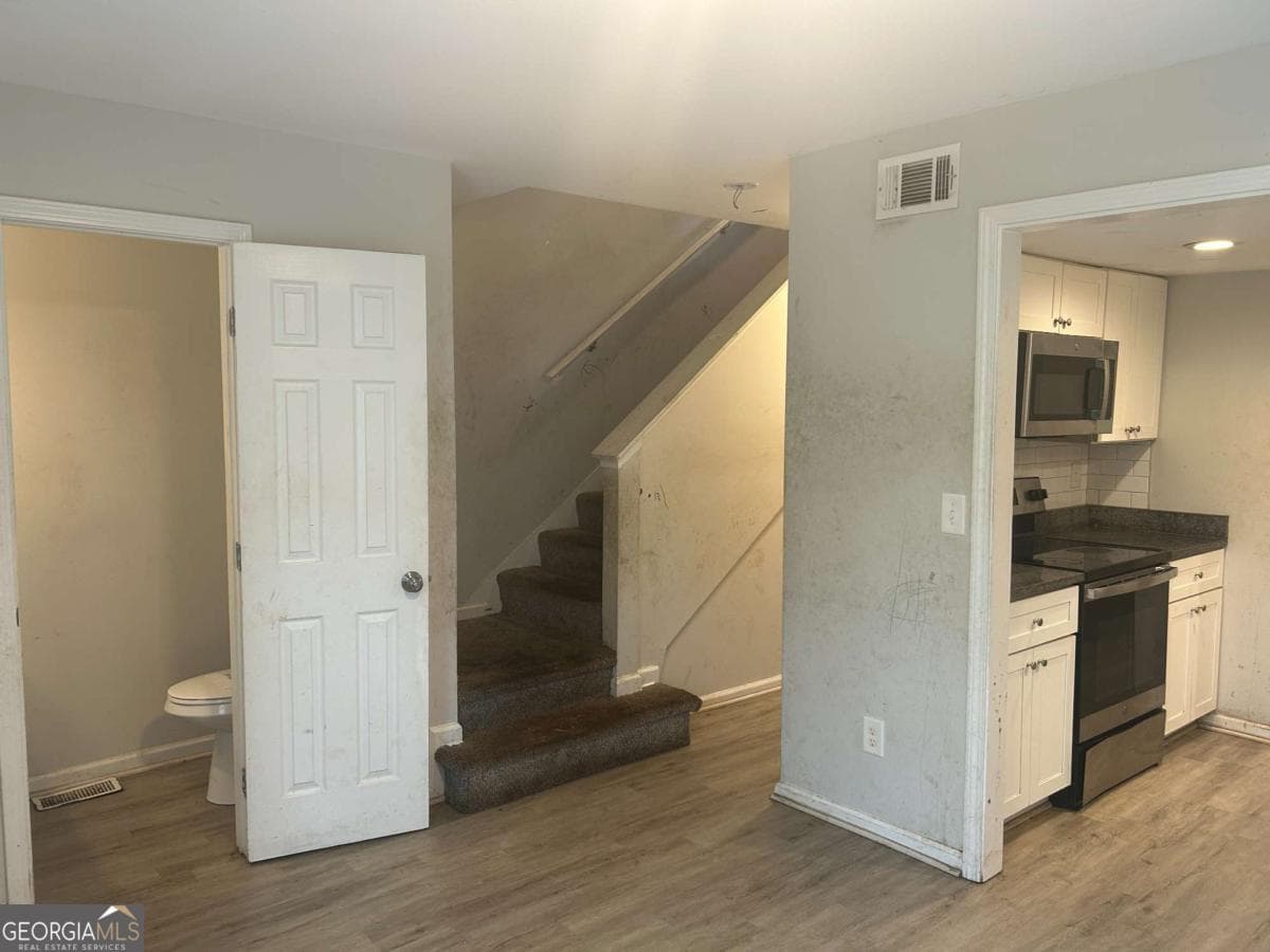 2 bedroom, 1.5 bathroom, 1,728 sq ft townhouse for sale at 2604 Campbellton Road 4C, Atlanta, GA 30311 — photo 3