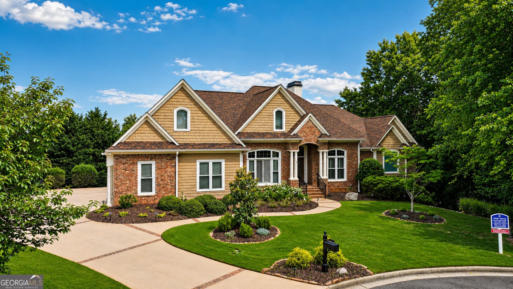 4 bedroom, 4.5 bathroom, 4,200 sq ft single family residence for sale at 3657 Mariner Bluff Court, Gainesville, GA 30506 — photo 2