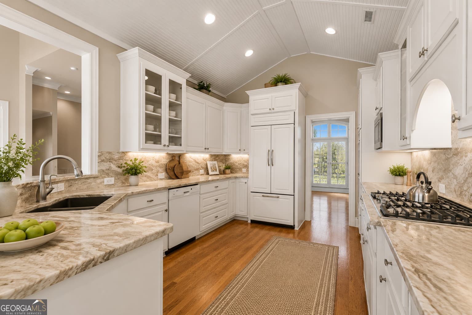 4 bedroom, 4.5 bathroom, 4,200 sq ft single family residence for sale at 3657 Mariner Bluff Court, Gainesville, GA 30506 — photo 7