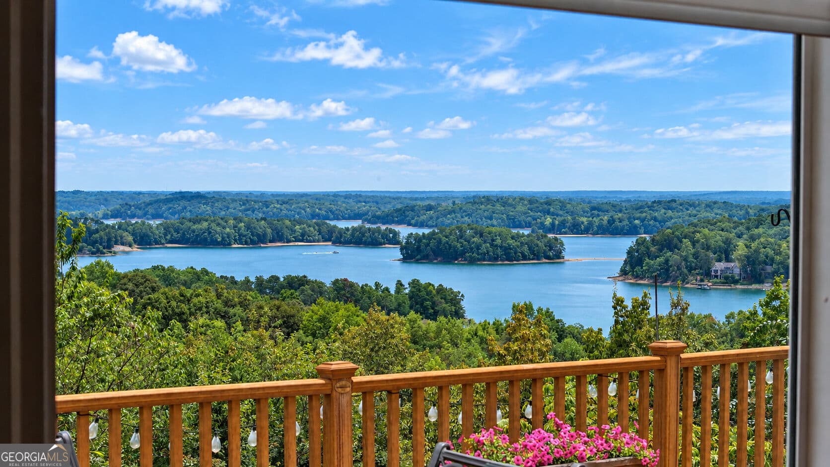 4 bedroom, 4.5 bathroom, 4,200 sq ft single family residence for sale at 3657 Mariner Bluff Court, Gainesville, GA 30506 — photo 4