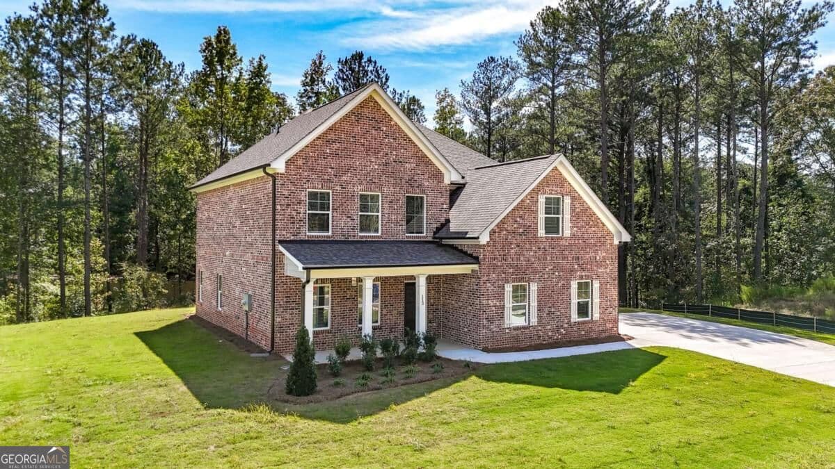 5 bedroom, 3 bathroom, 2,726 sq ft single family residence for sale at 113 Southview Drive, Ellenwood, GA 30294 — photo 2