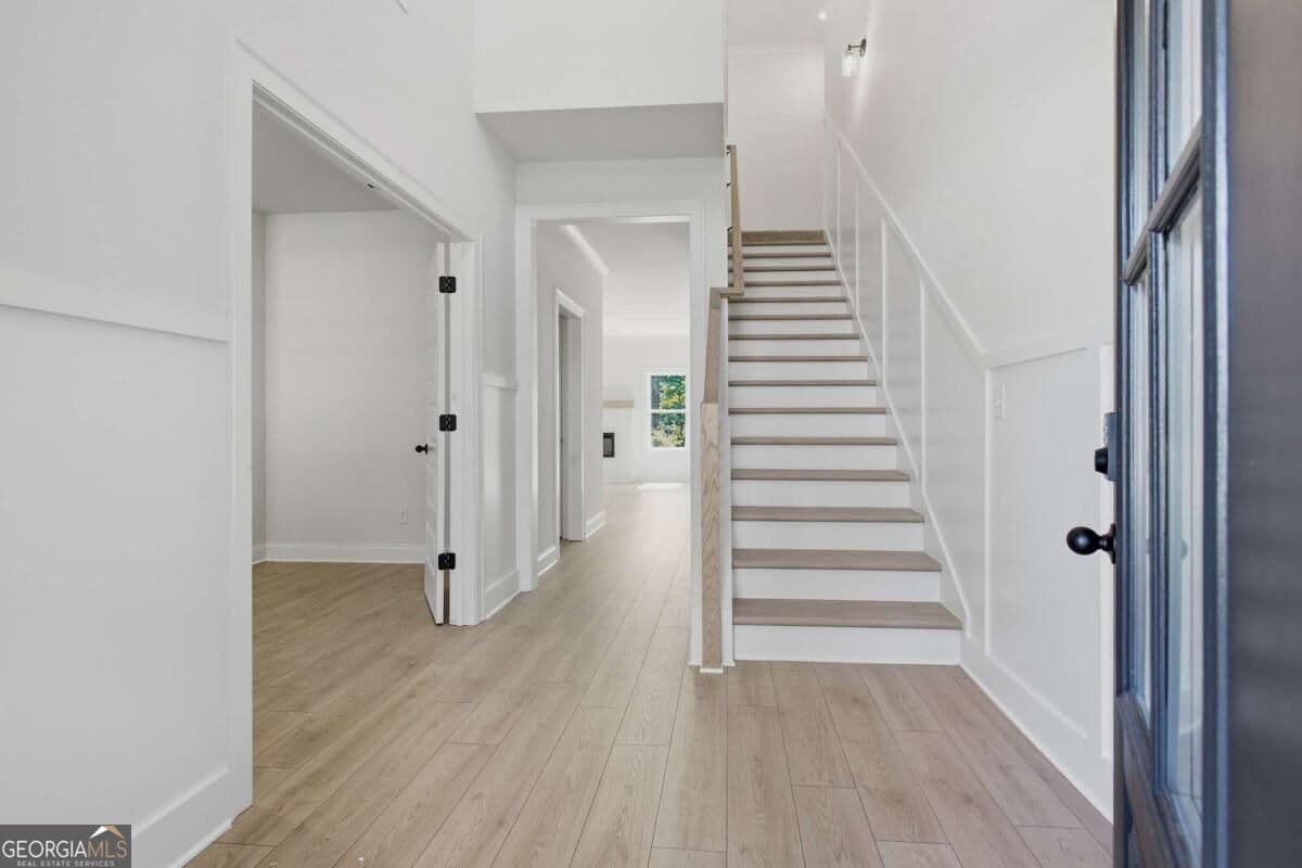 5 bedroom, 3 bathroom, 2,726 sq ft single family residence for sale at 113 Southview Drive, Ellenwood, GA 30294 — photo 7