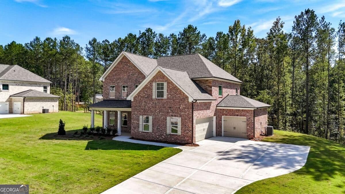 5 bedroom, 3 bathroom, 2,726 sq ft single family residence for sale at 113 Southview Drive, Ellenwood, GA 30294 — photo 3