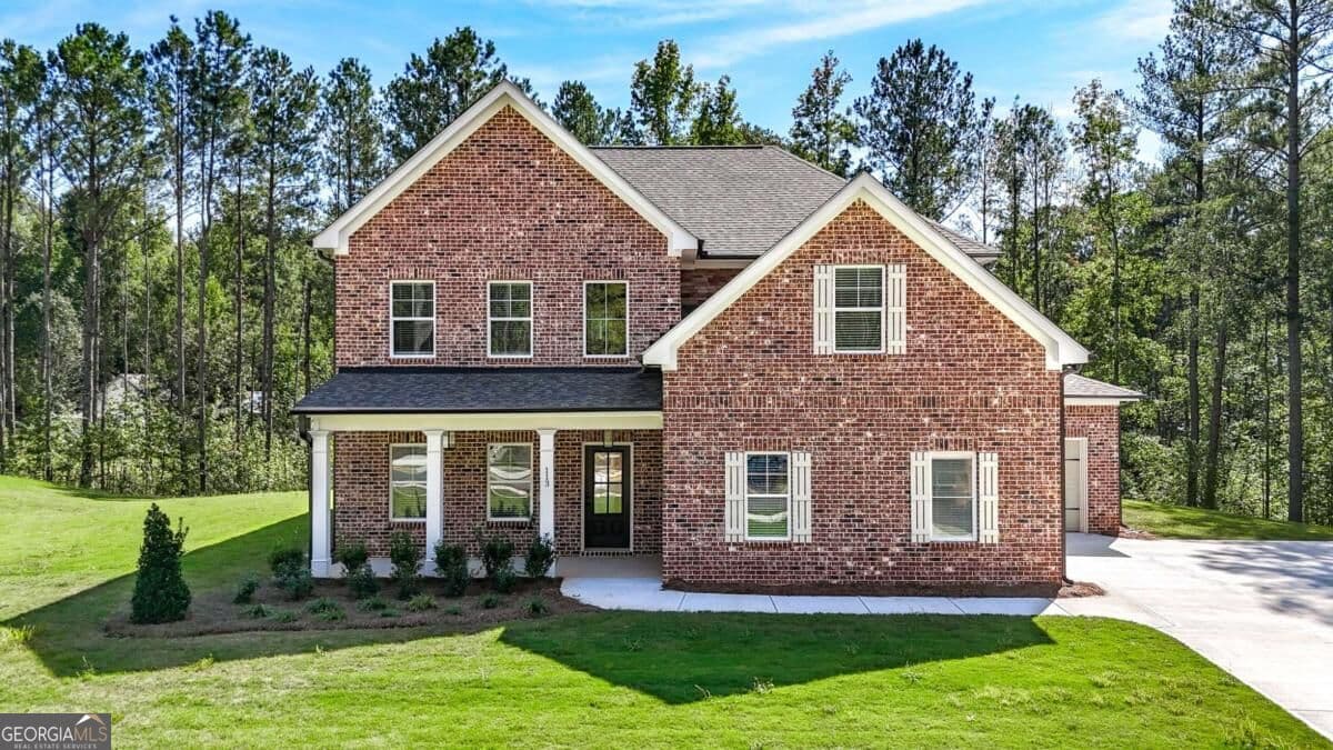5 bedroom, 3 bathroom, 2,726 sq ft single family residence for sale at 113 Southview Drive, Ellenwood, GA 30294 — photo 1 of 56